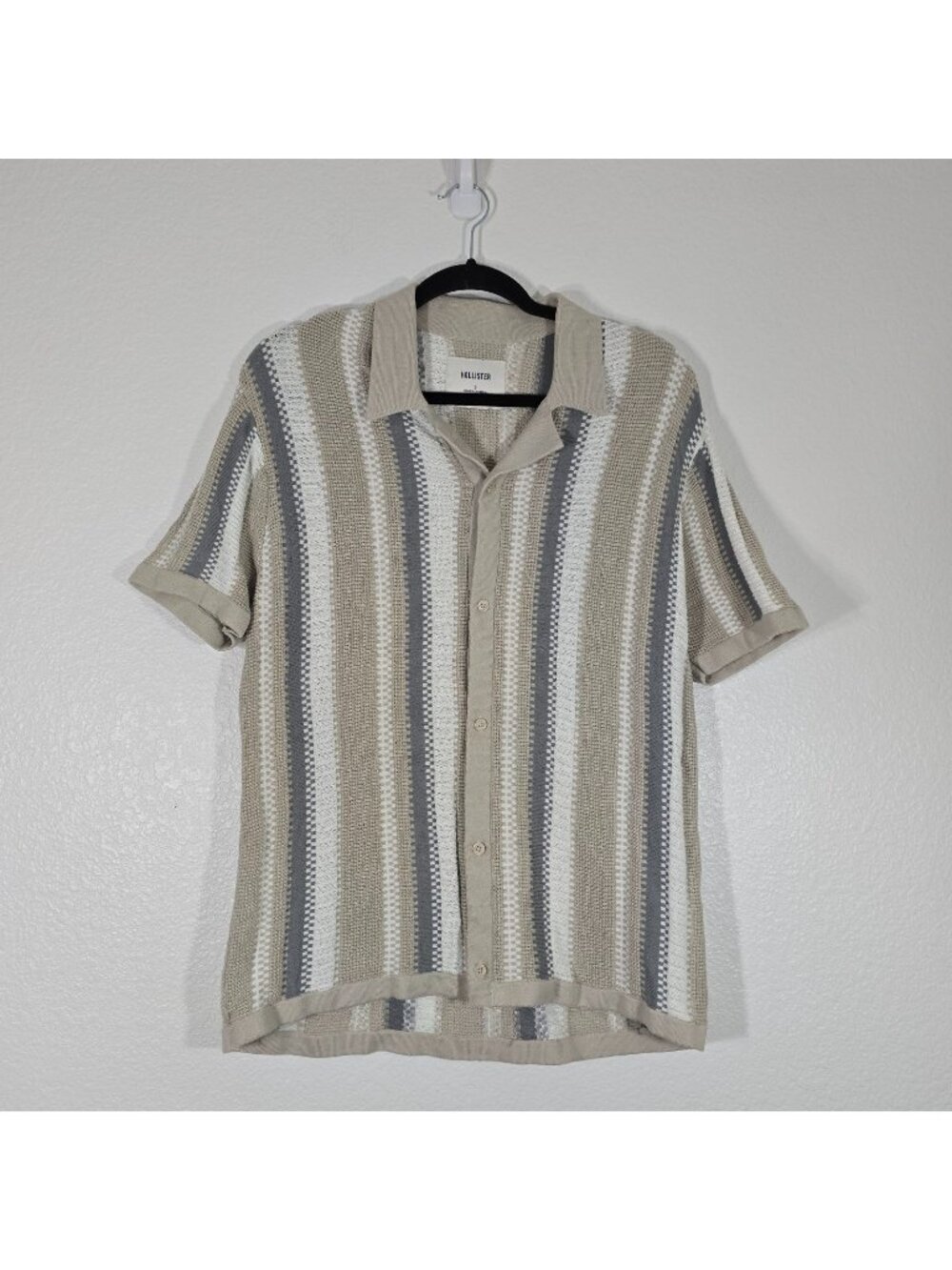 Hollister Button Up Knit Shirt Men Small Tan Stripe Short Sleeve Resortwear